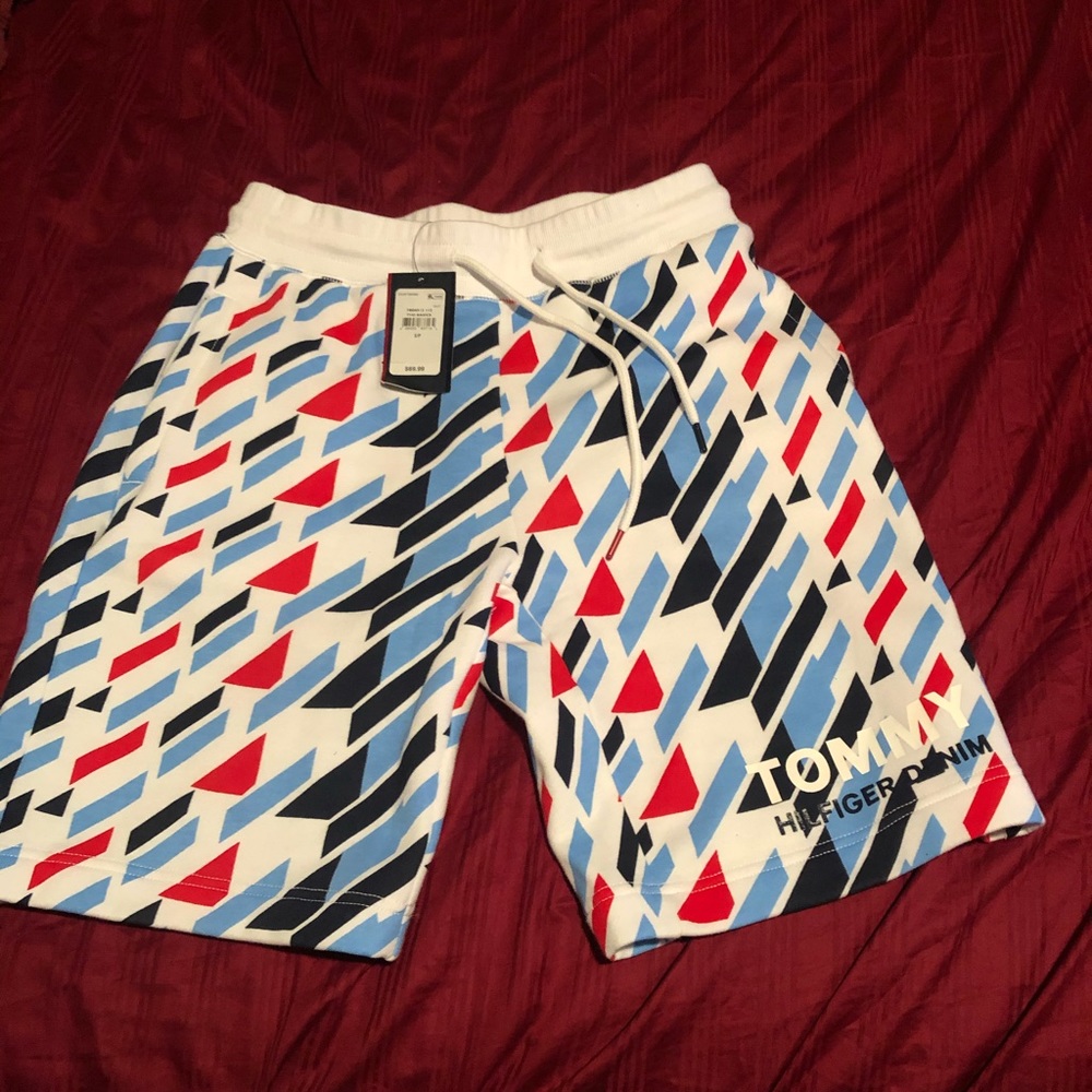 NWT New design tommy shorts. Retail 69.99fits M-L